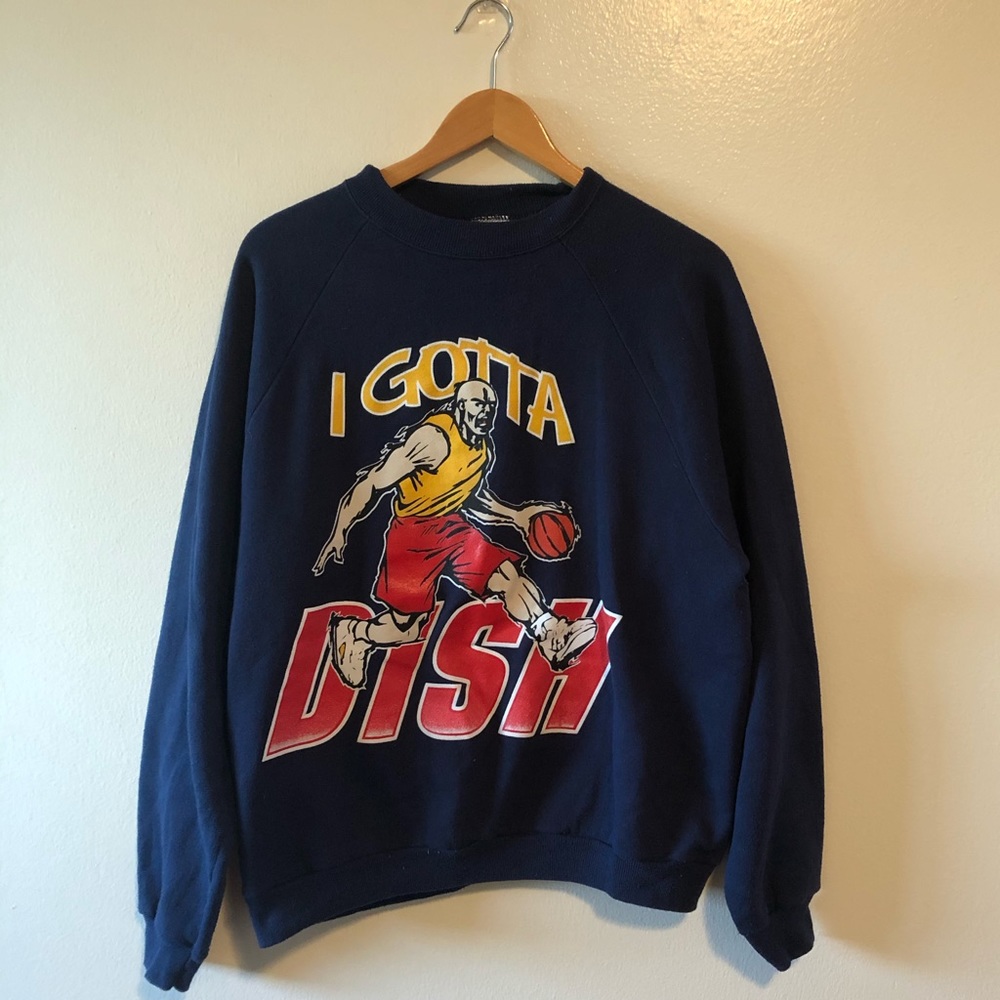 VINTAGE • I Gotta Dish Basketball Hanes Crewneck
